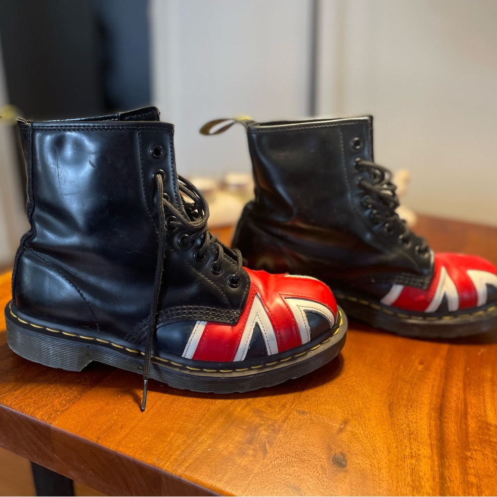 Dr. Martens 1460 Union Jack British Flag Leather Combat Boots Men’s 7, Women’s - Picture 9 of 12